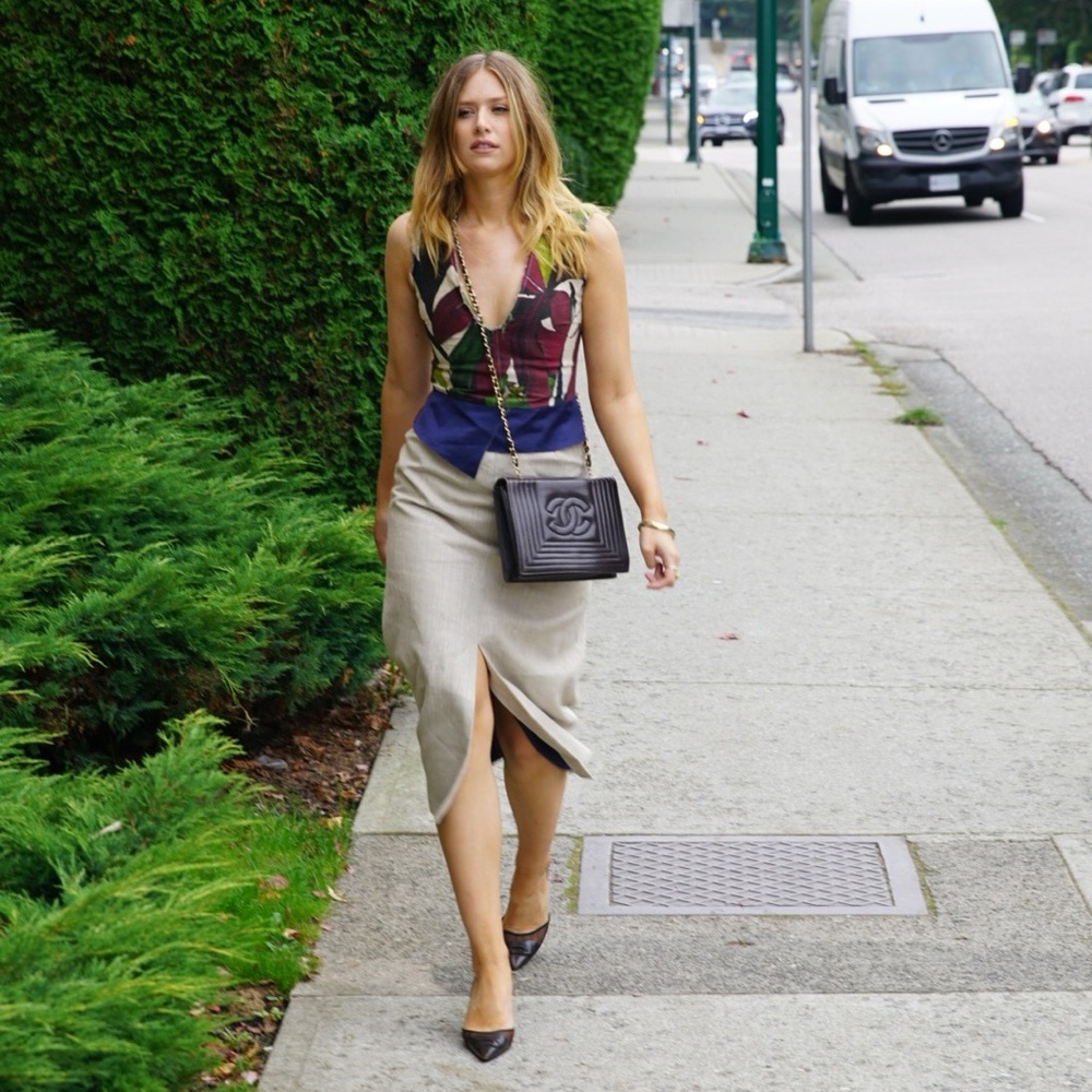Tan Sleeveless Sheath Dress with Plunge Neckline - Picture 8 of 8